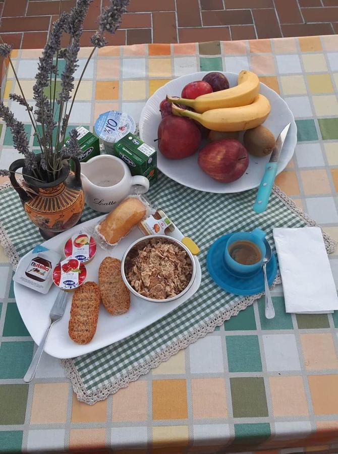B&B Mamma Ari Fermo Luaran gambar